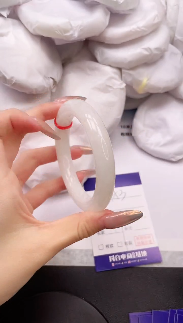 【闪购商品】和田玉手镯未镶嵌4K153-58