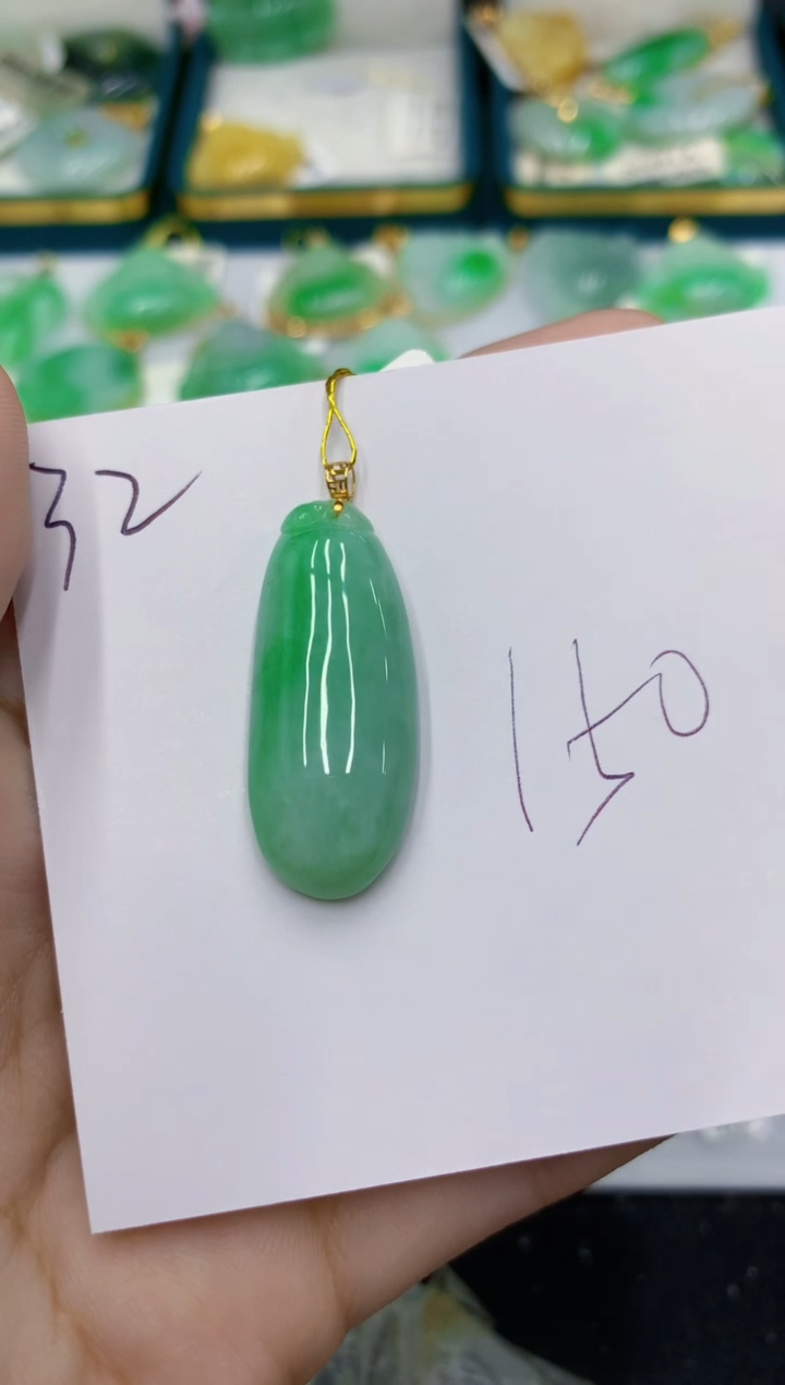 颈饰18K金镶嵌翡翠翡翠