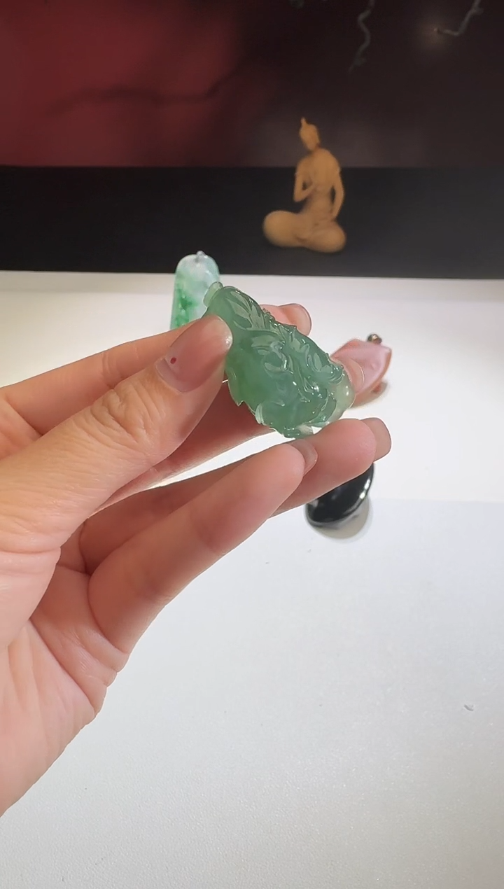 【闪购商品】翡翠颈饰未镶嵌【舒雅】