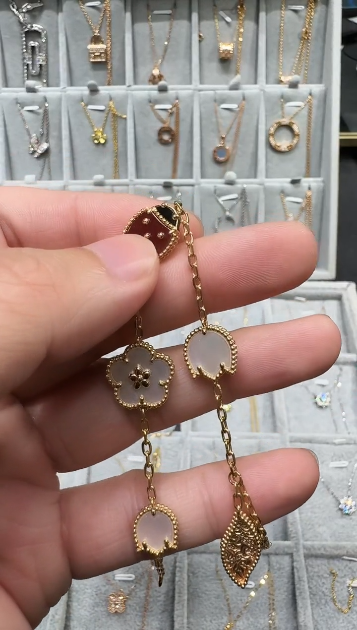 18K金镶嵌手链玛瑙/玉髓s**i甲壳虫手链