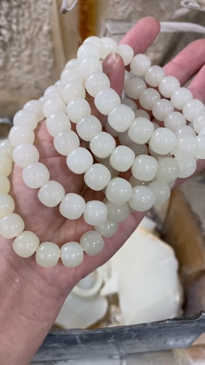 11mm×10mm左右老型珠串 发一条