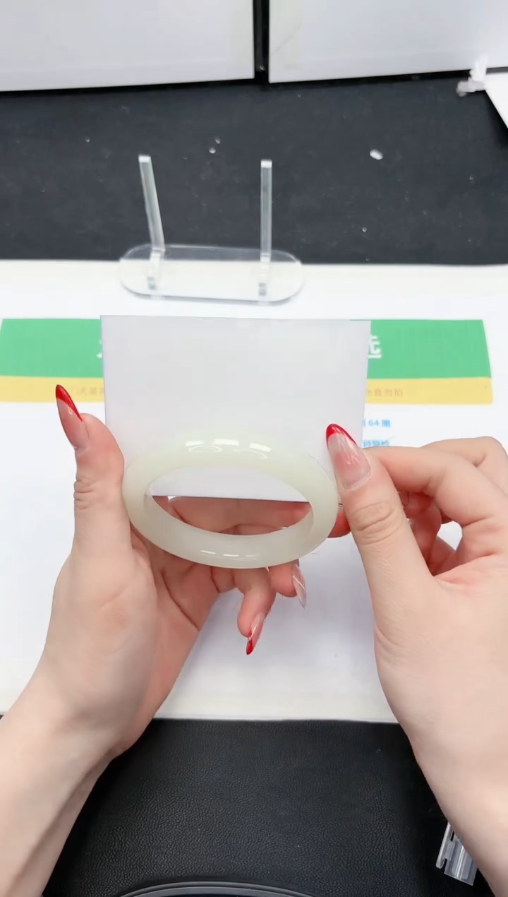 【闪购商品】石英质玉手镯未镶嵌109-58