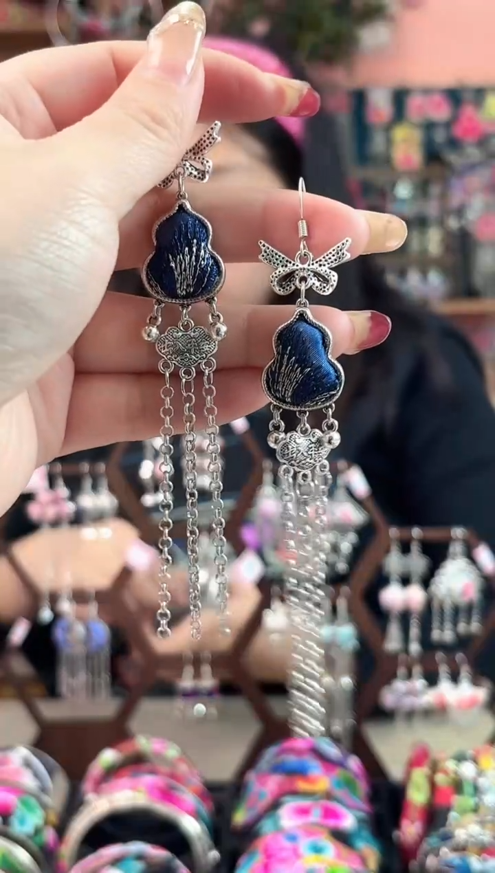 艺枝独绣手工饰品190