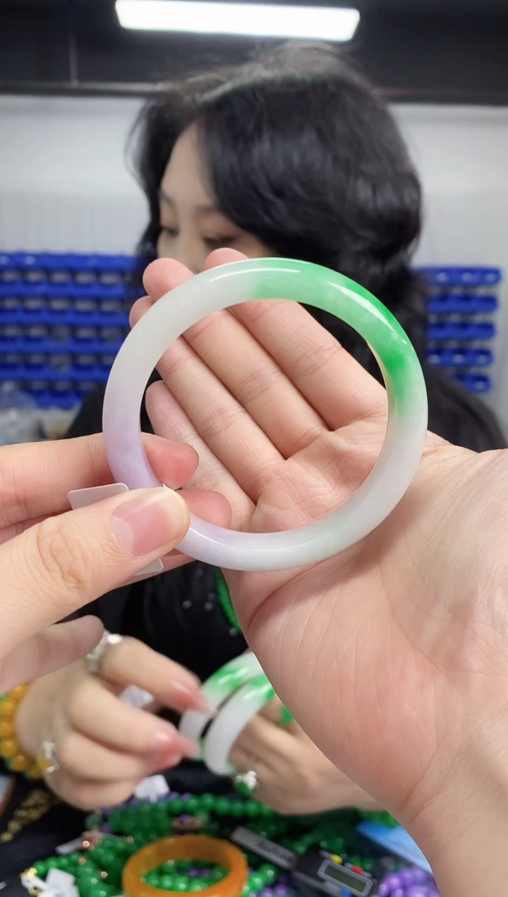 徐*蔓闪购链接 多样性发其一颜色微差