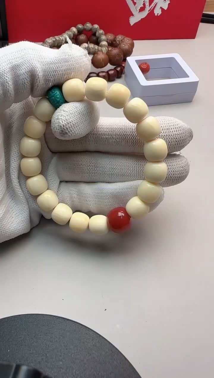 【闪购商品】蜜蜡手串未镶嵌蜜蜡手串加配饰