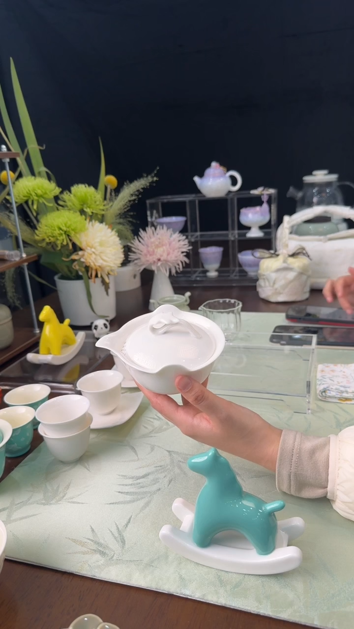 羊脂玉-宝瓶手抓壶