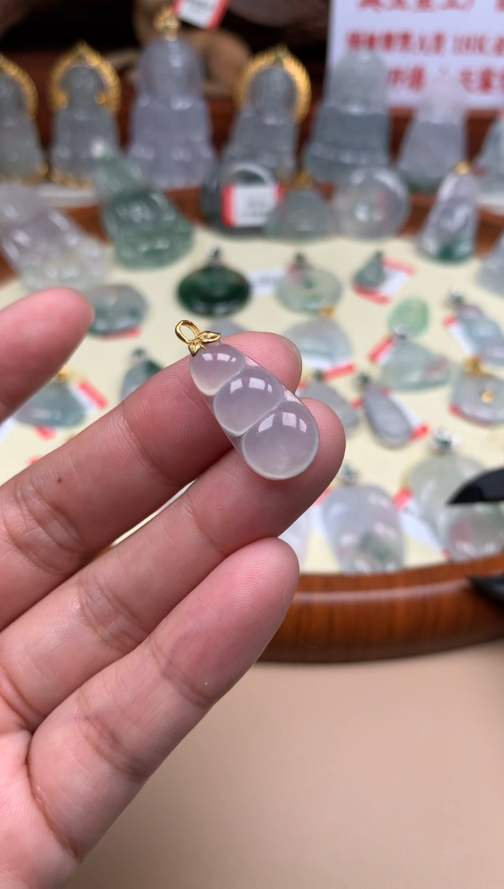 【闪购商品】翡翠颈饰18K金镶嵌豆子
