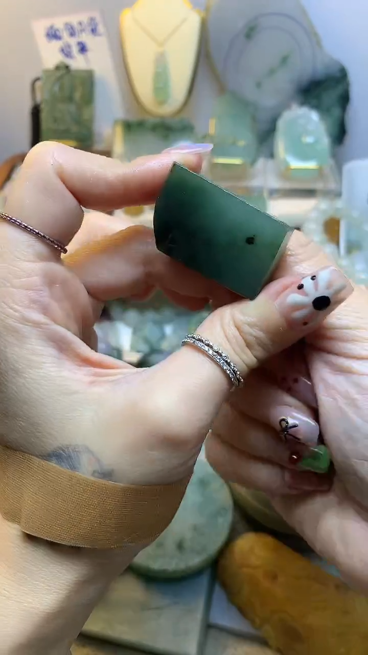 未镶嵌挂件翡翠知*易 缅甸A货翡翠，没有运费险