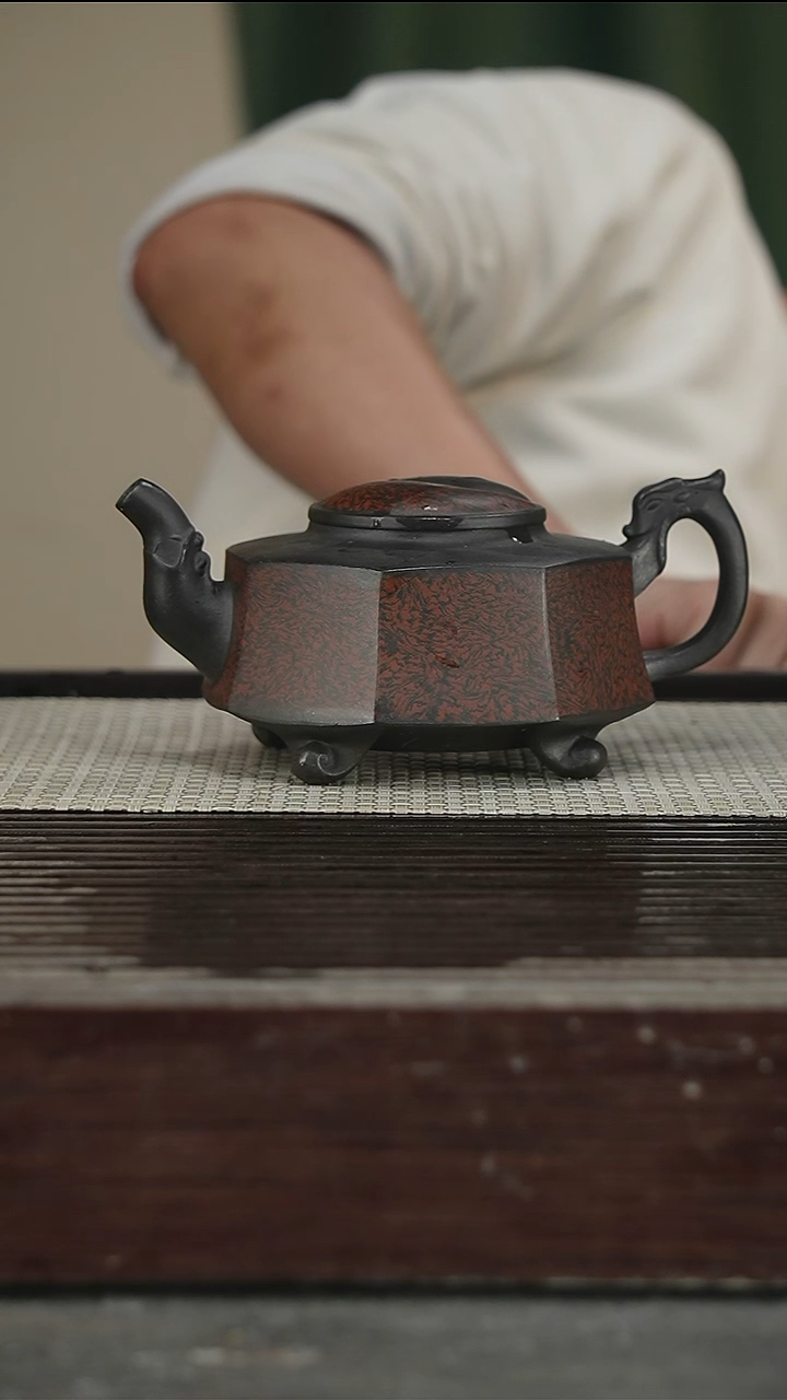 茶壶紫砂高工沈建康，带证350CC104号