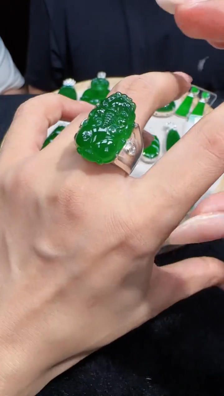 定制翡翠未镶嵌翡翠戒指153