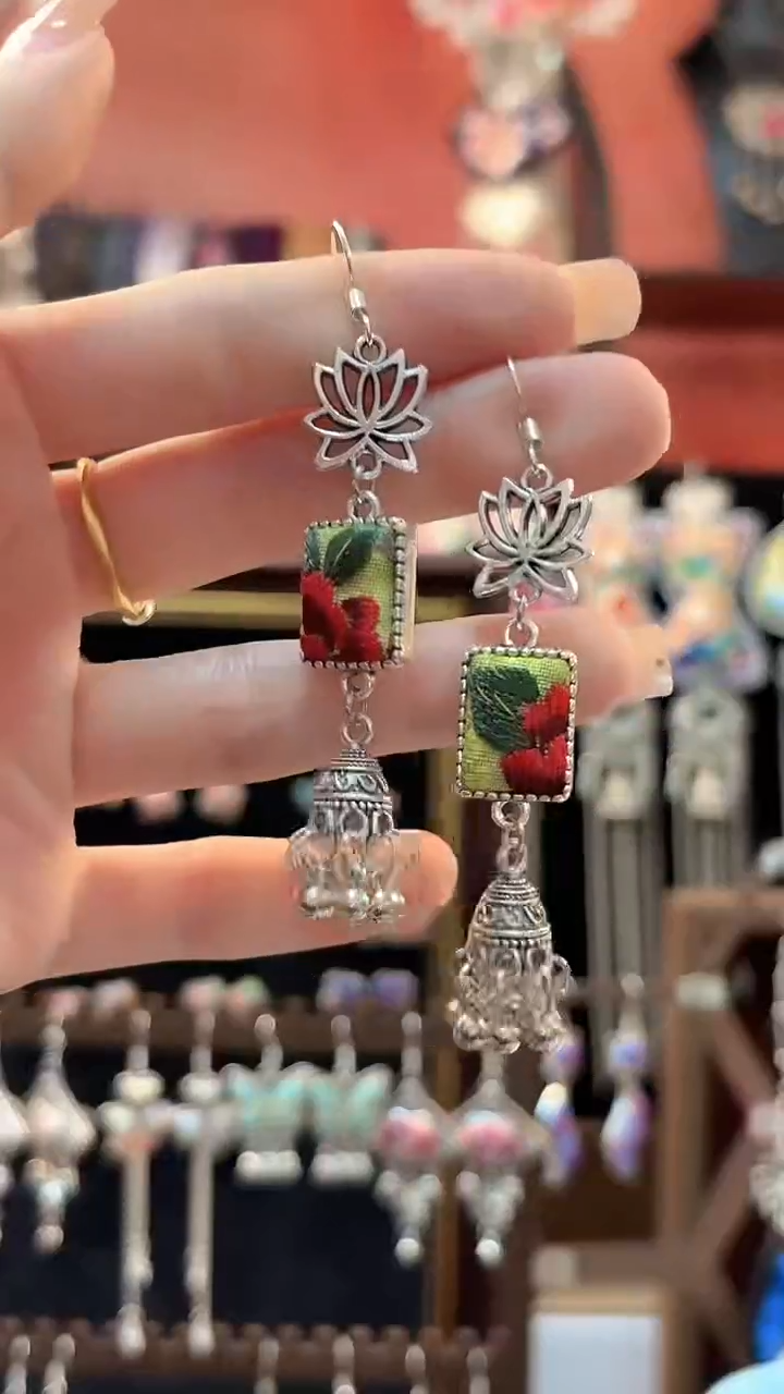 织绣 云织谣民族风精美饰品   541