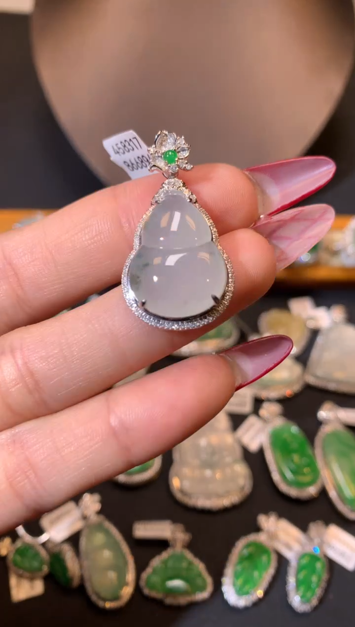 【闪购商品】翡翠吊坠(不含链)18K金镶嵌吊坠