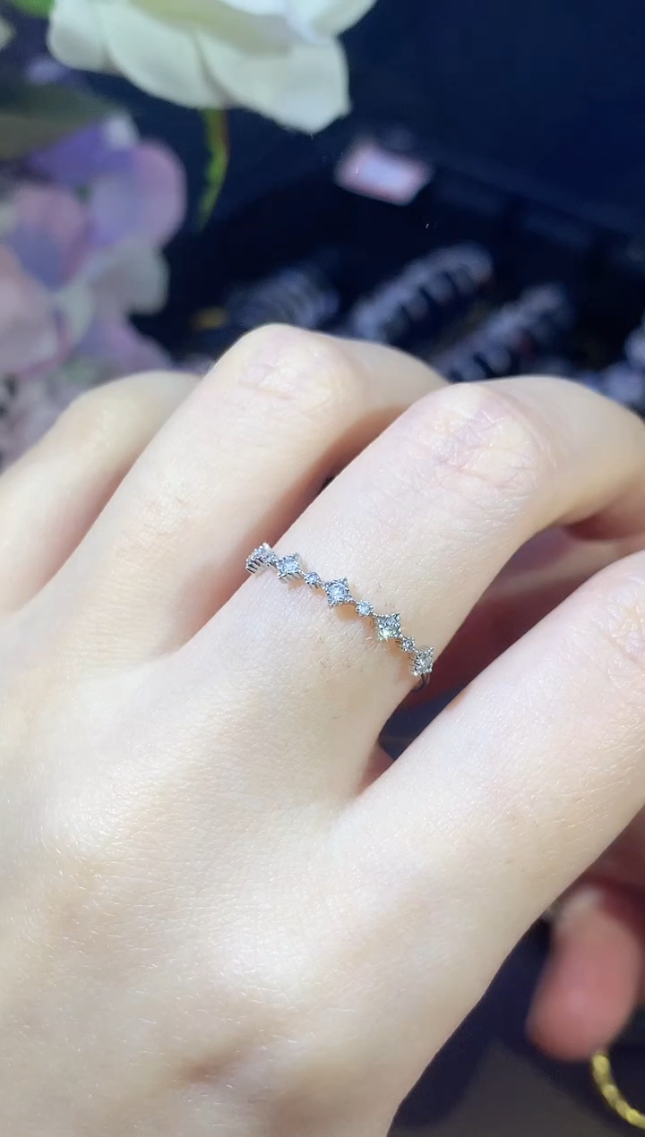 18K金镶嵌戒指钻石121