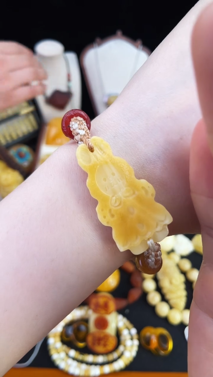 琥珀未镶嵌珠宝奇石柒月