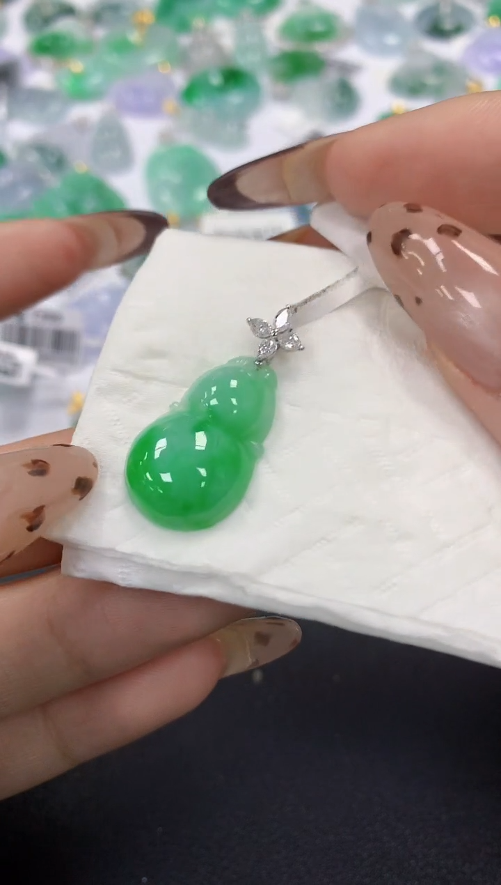 颈饰18K金镶嵌翡翠a货假一赔三支持复检百元上9元证书费自理