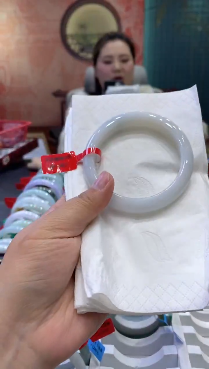 【闪购商品】翡翠手镯未镶嵌多人0009080