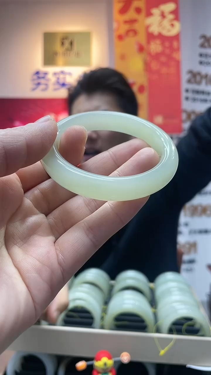 【闪购商品】和田玉手镯未镶嵌圈口备注 蜂蜜冻手镯一条