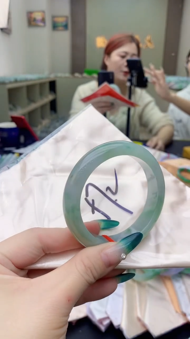 【闪购商品】翡翠手镯未镶嵌0833844801