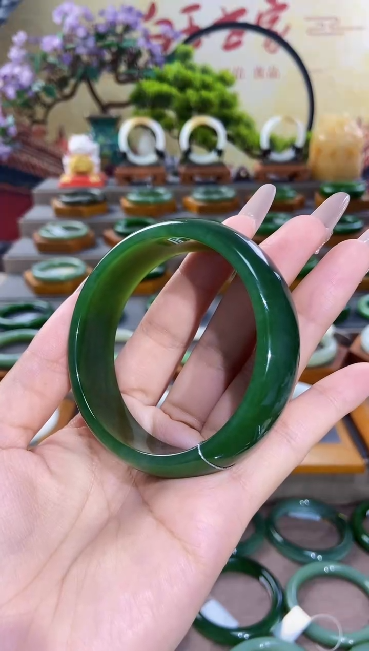 【闪购商品】和田玉手镯未镶嵌俄罗斯老坑碧玉手镯