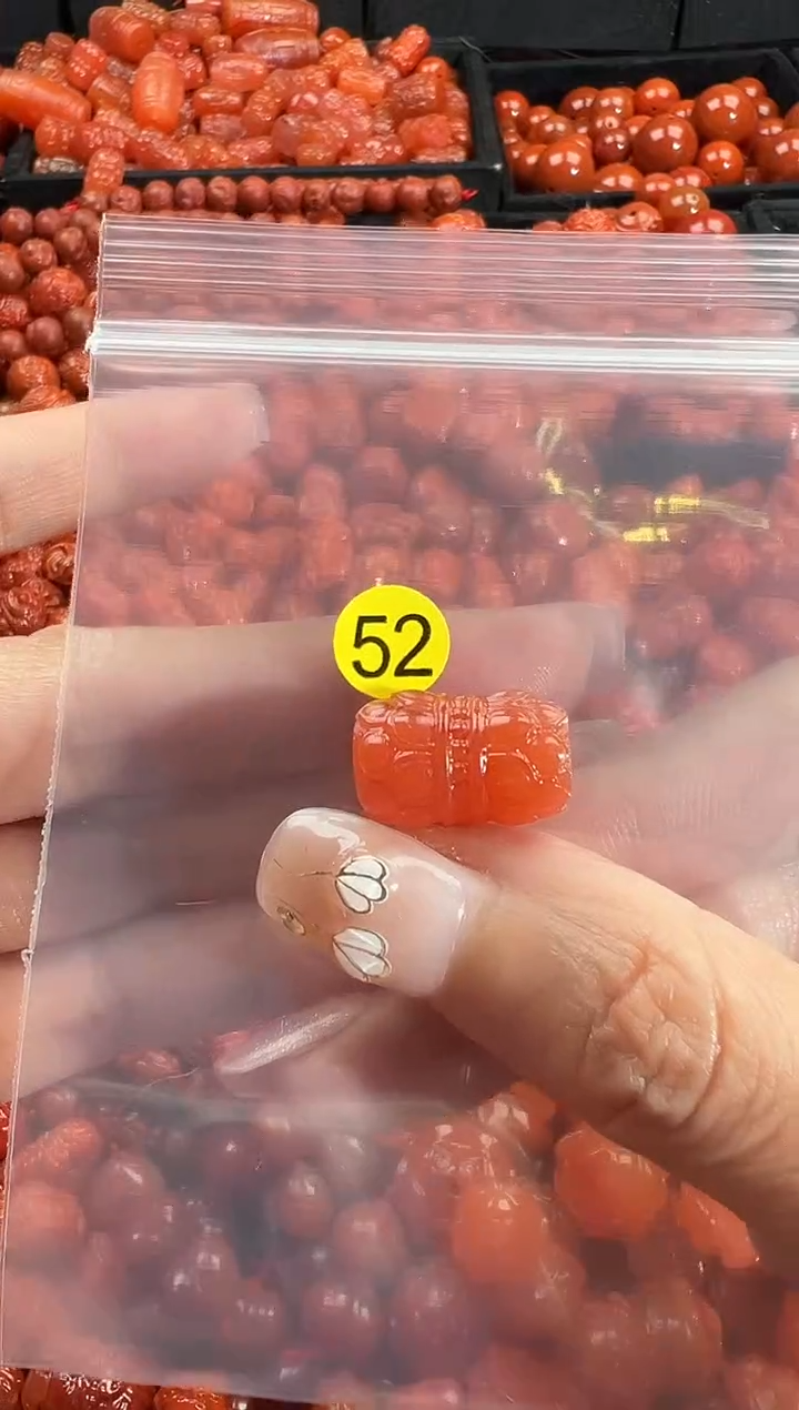 颈饰未镶嵌南红玛瑙1