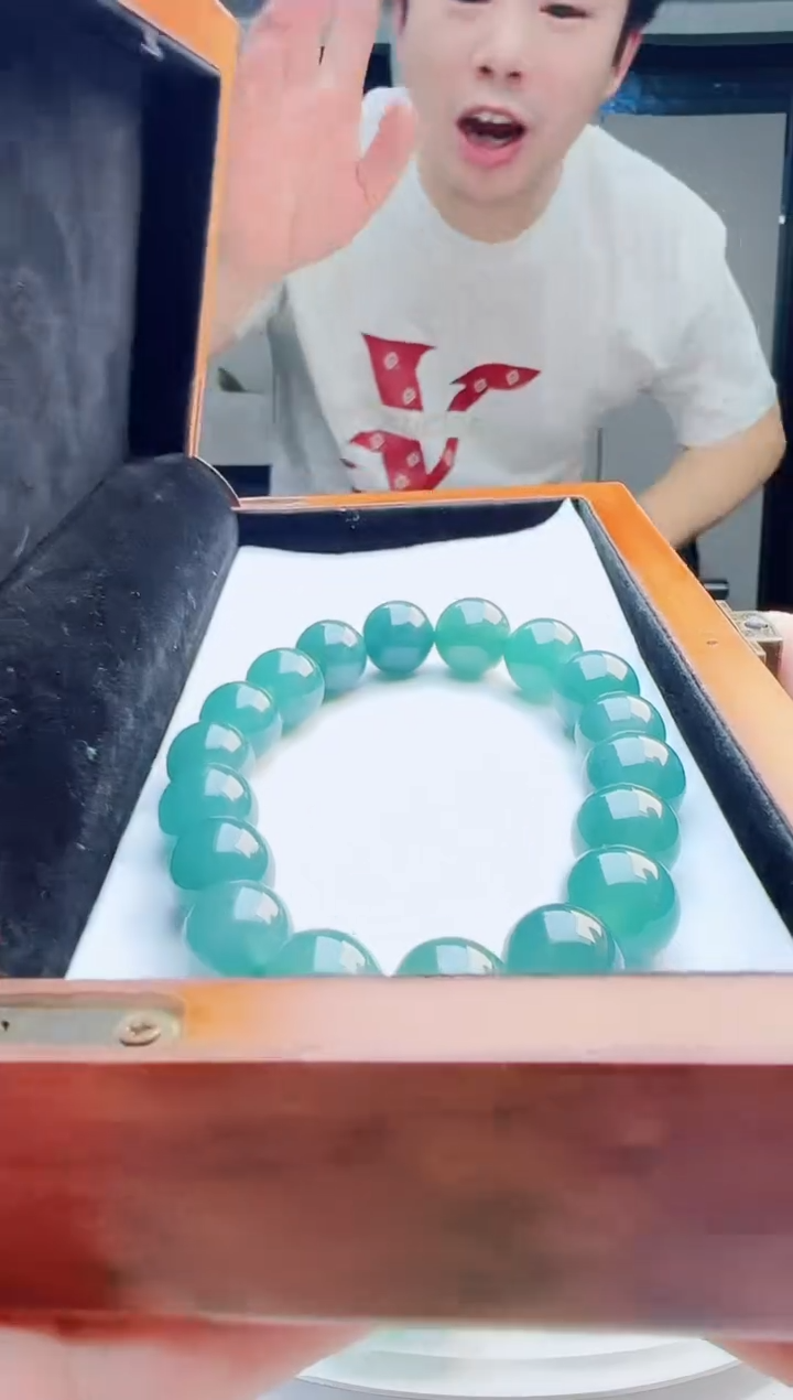 翡翠未镶嵌颈饰多样性发其中一
