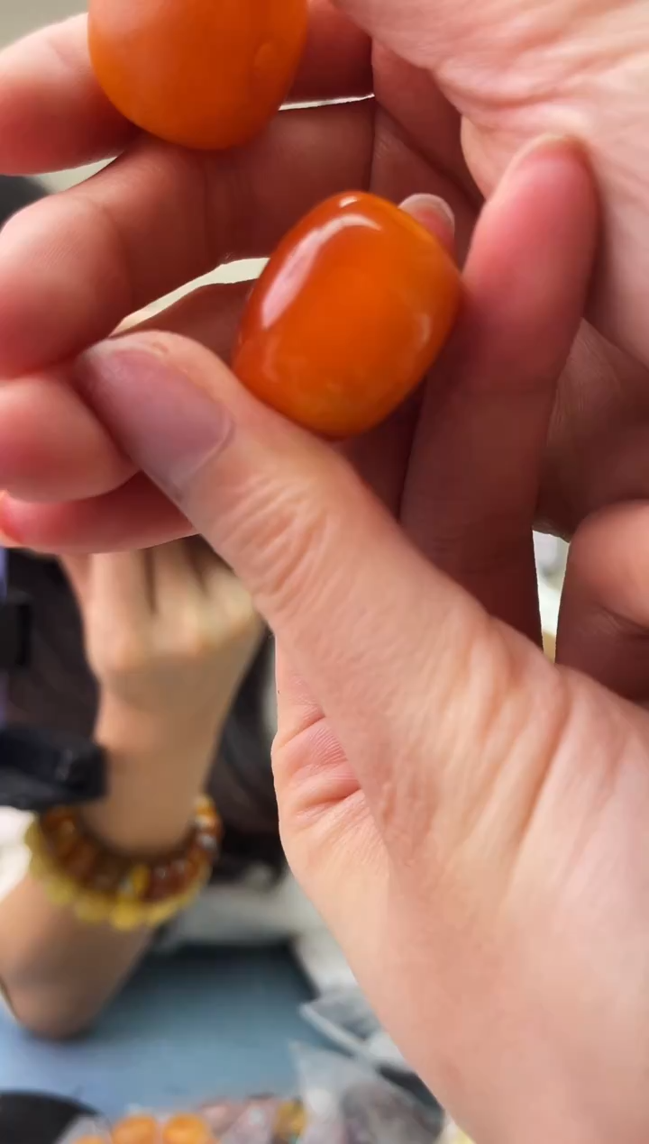 琥珀未镶嵌珠宝奇石T07假一罚十，多样性发一件