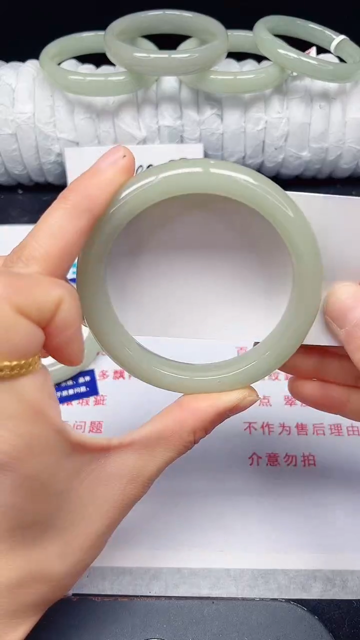 未镶嵌手镯石英质玉81-62/63