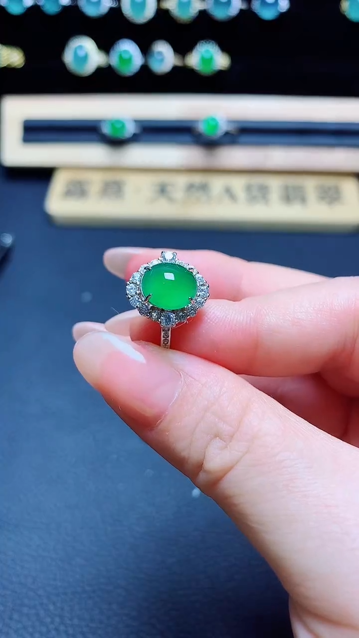 翡翠戒指银S925镶嵌天然翡翠A货s925银镶