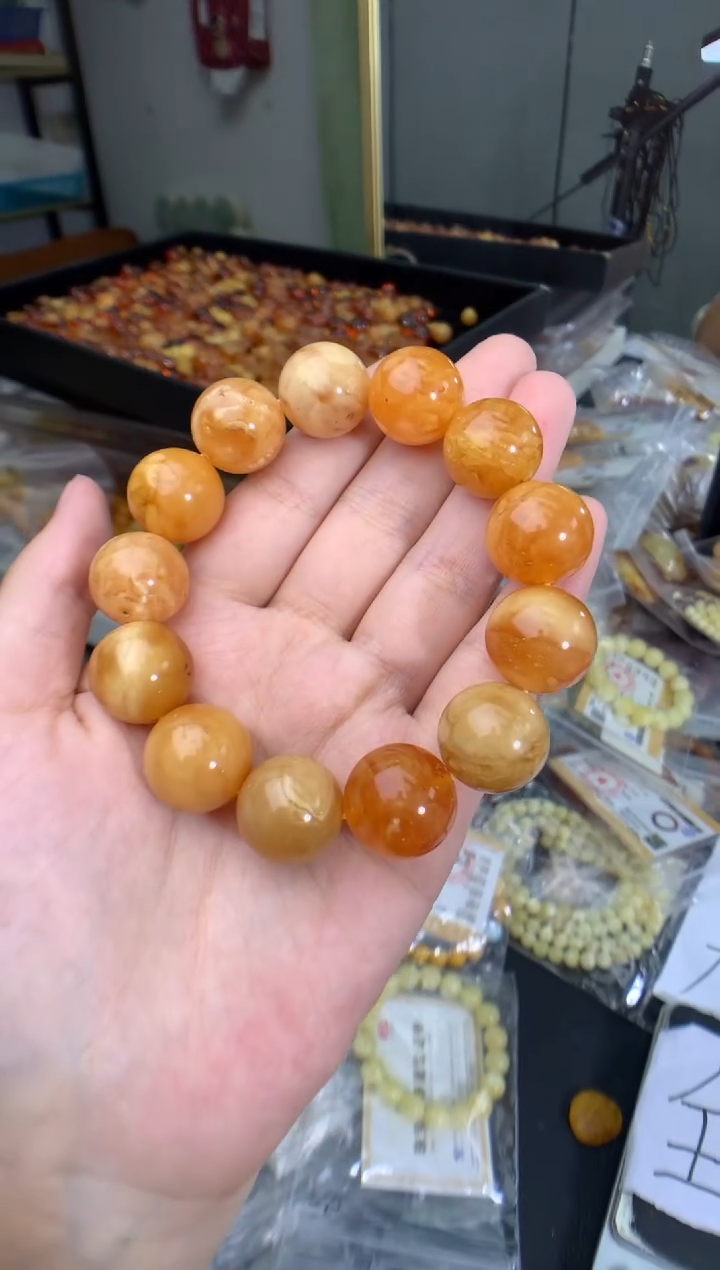 琥珀未镶嵌珠宝奇石1