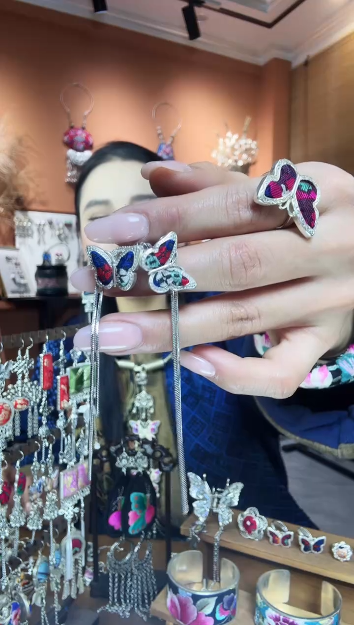 【闪购商品】刺绣纯手工民族风耳环