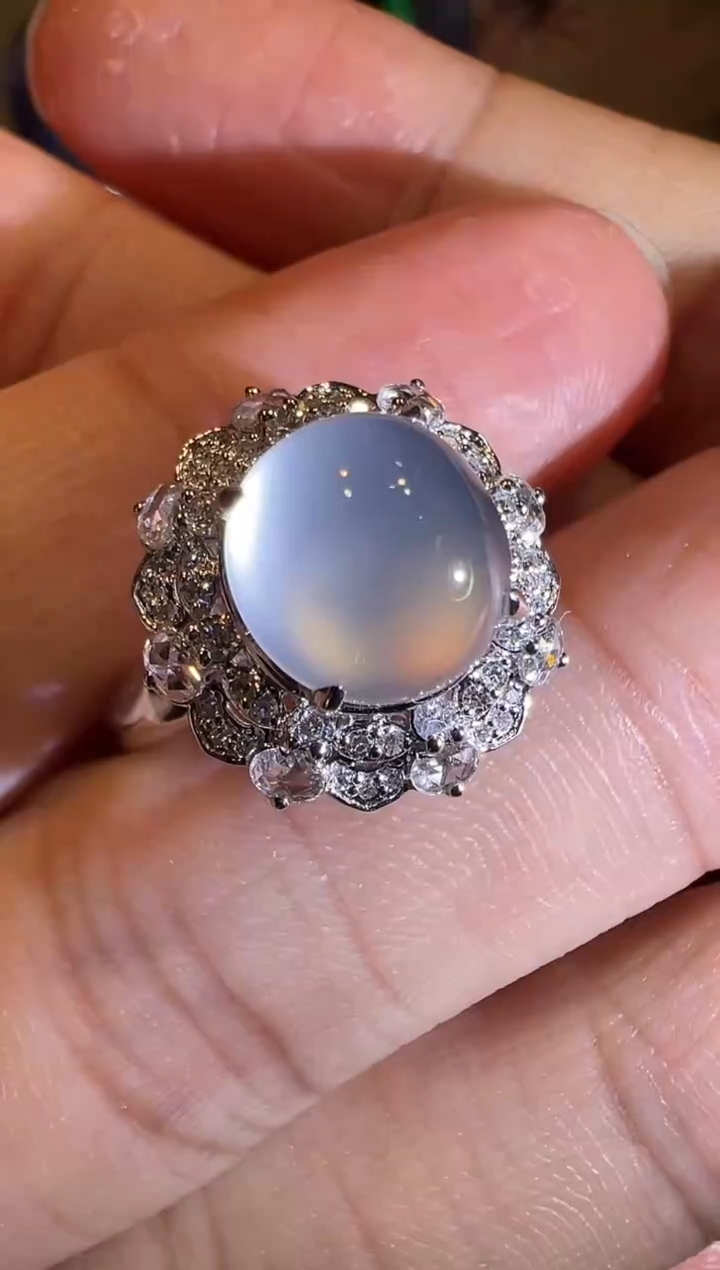 【闪购商品】翡翠戒指18K金镶嵌玻璃种起钢光蛋面