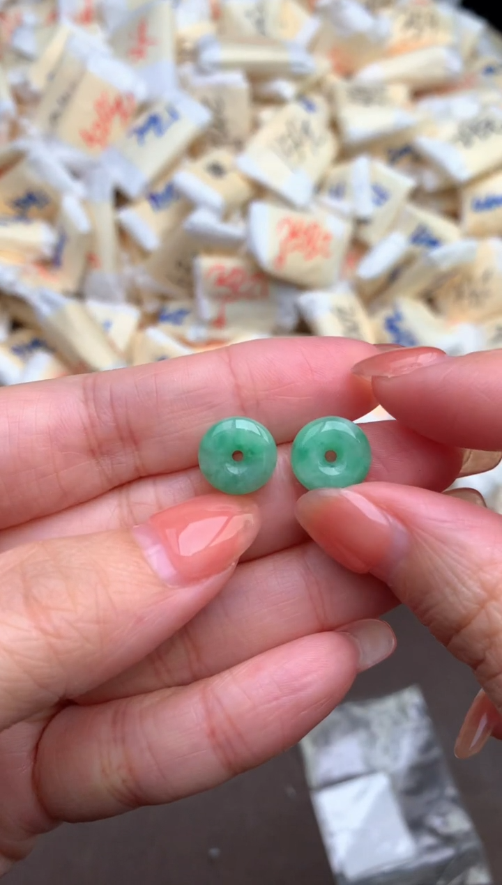 【闪购商品】翡翠挂件未镶嵌—对