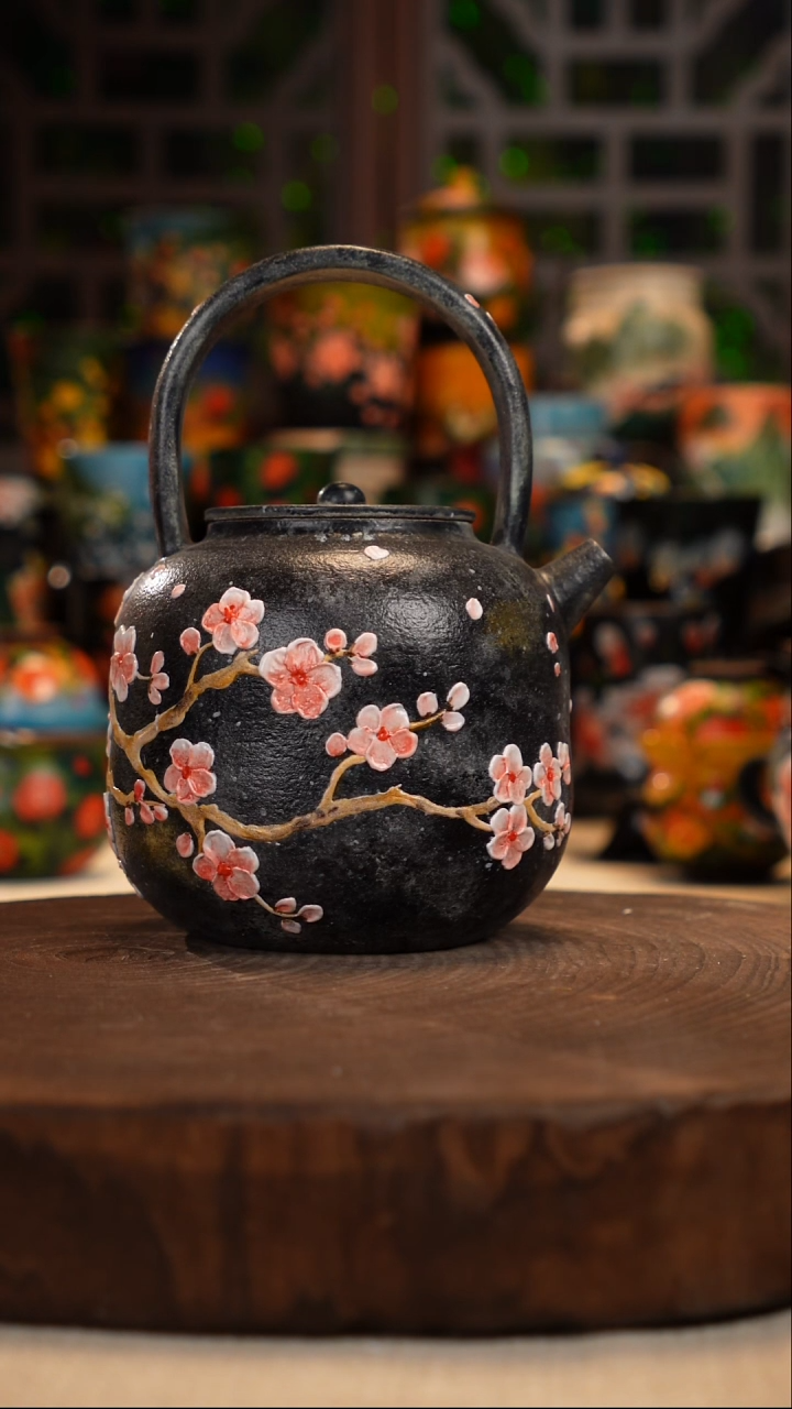 油画    釉下彩   壶