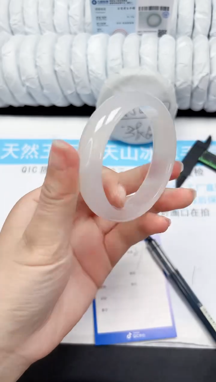 【闪购商品】石英质玉手镯未镶嵌276-58.1