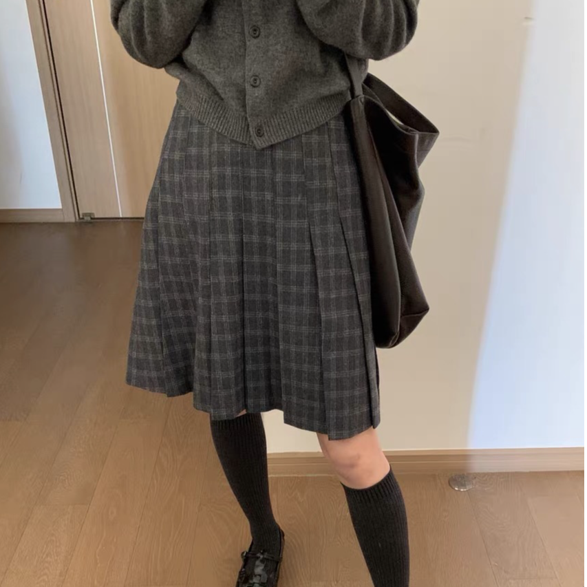 大码格子半身裙日系显白百褶裙毛呢韩系秋冬裙子胖mm遮胯A字中裙