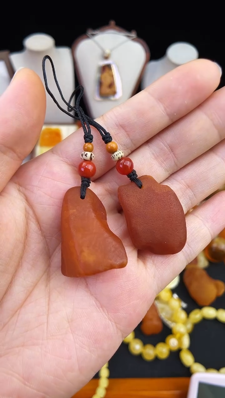 琥珀未镶嵌珠宝奇石多样性发其一