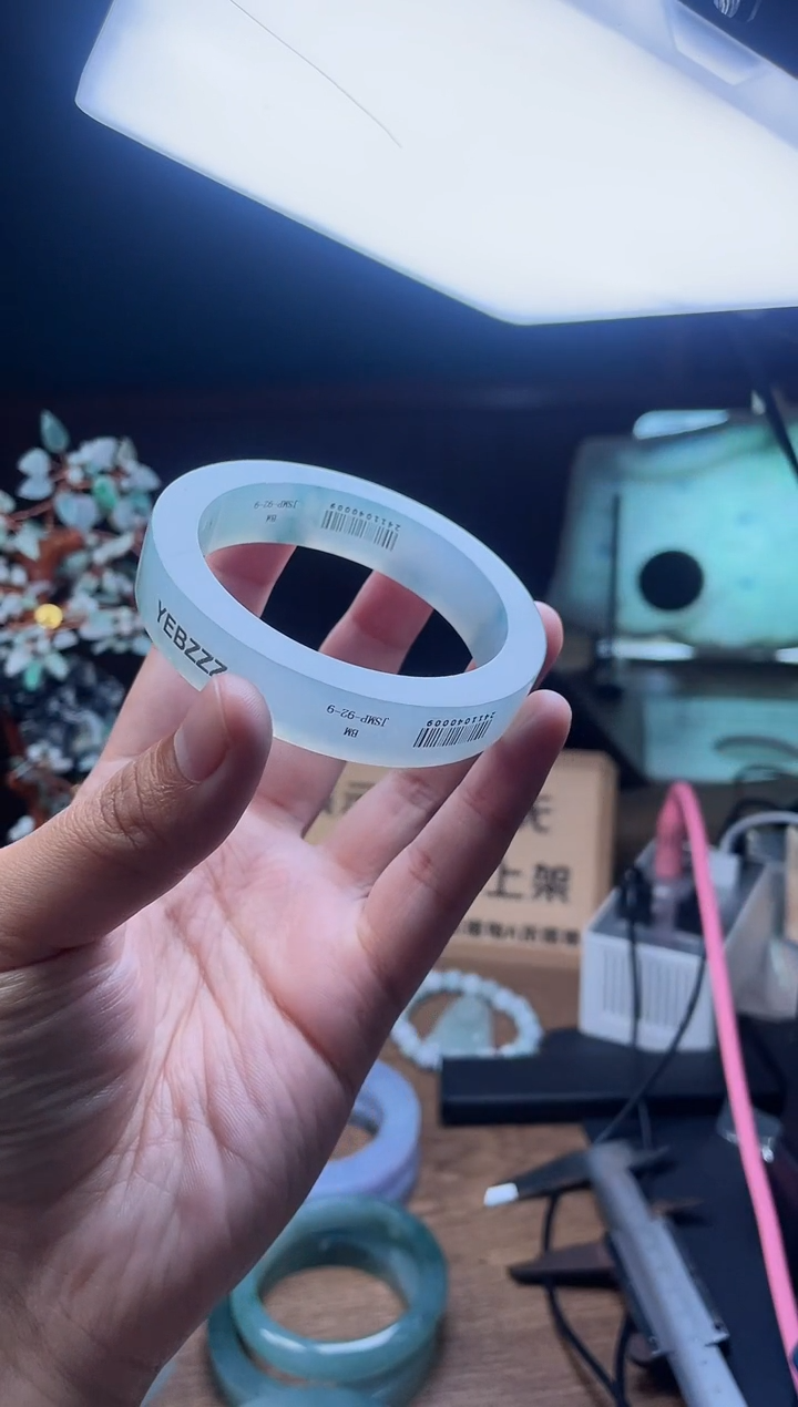 【闪购商品】定制翡翠手镯未镶嵌定制