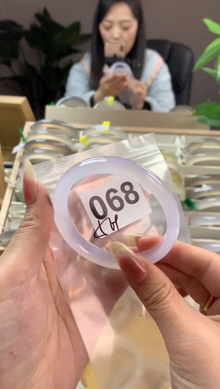 【闪购商品】玛瑙/玉髓手镯未镶嵌068