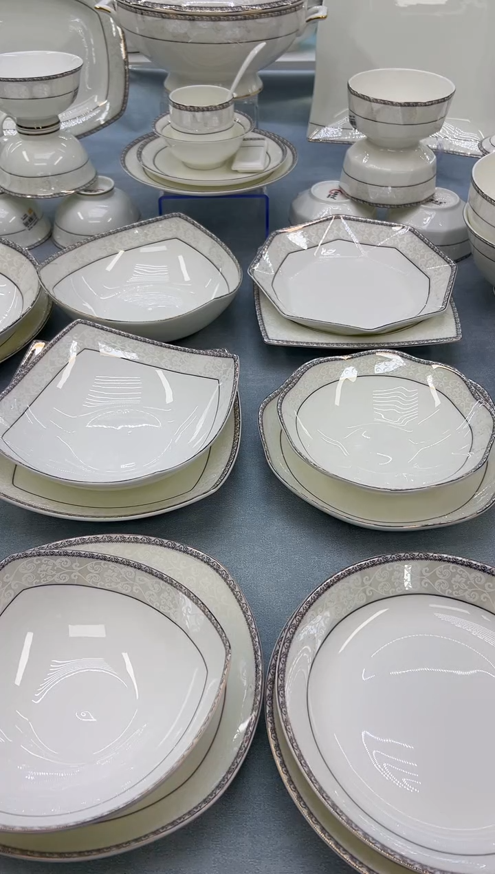 骨瓷玲珑8饭2个8方4个7.6贵龙2个 