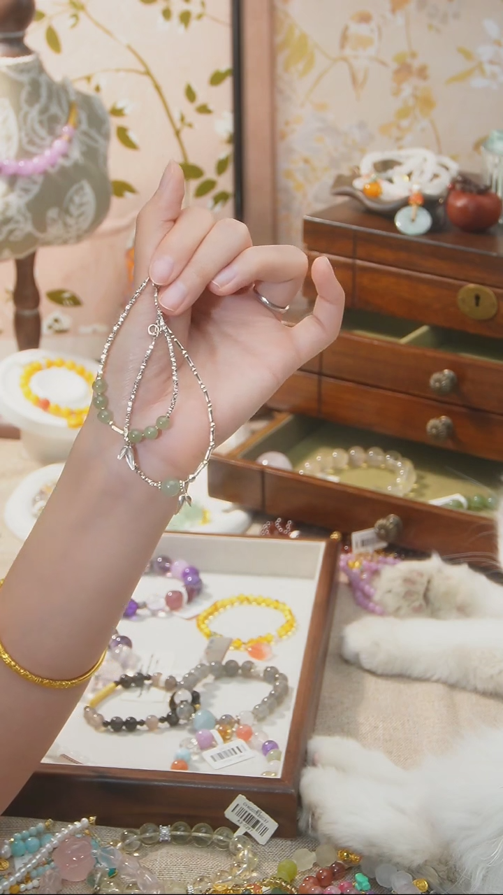 【闪购商品】和田玉手链未镶嵌颜色微差多样性发货发其一