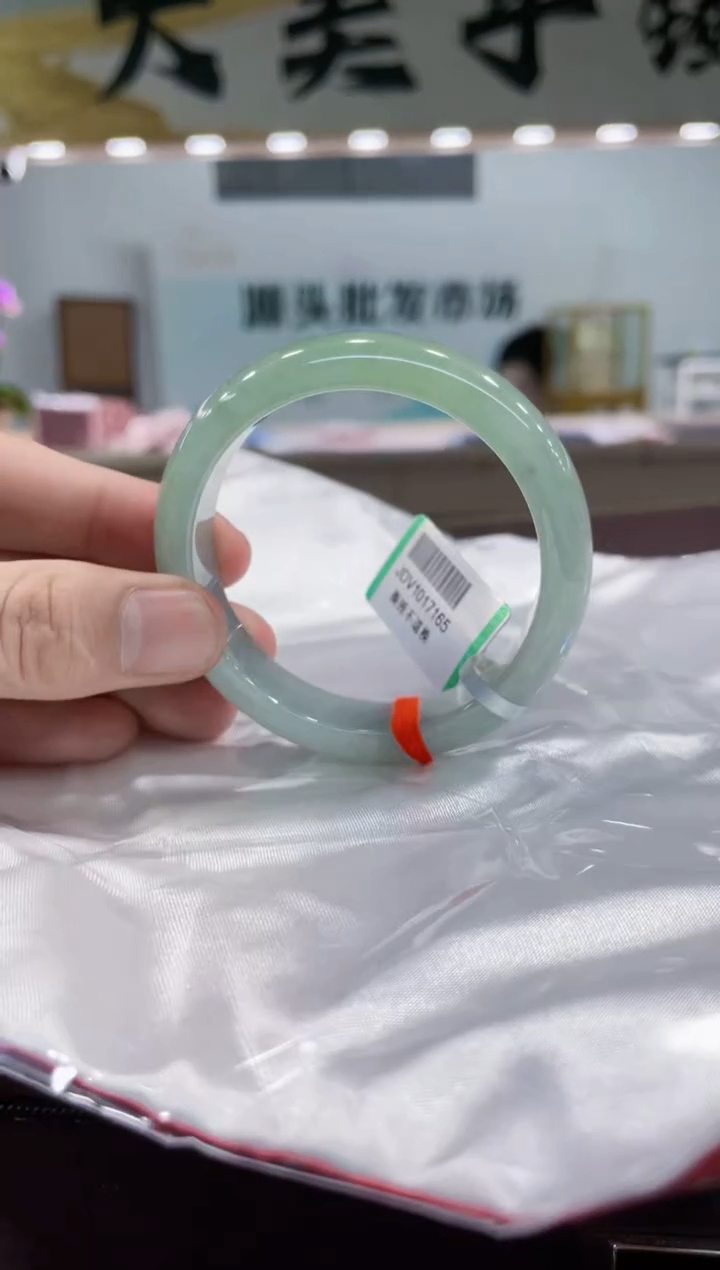 【闪购商品】翡翠手镯未镶嵌手镯