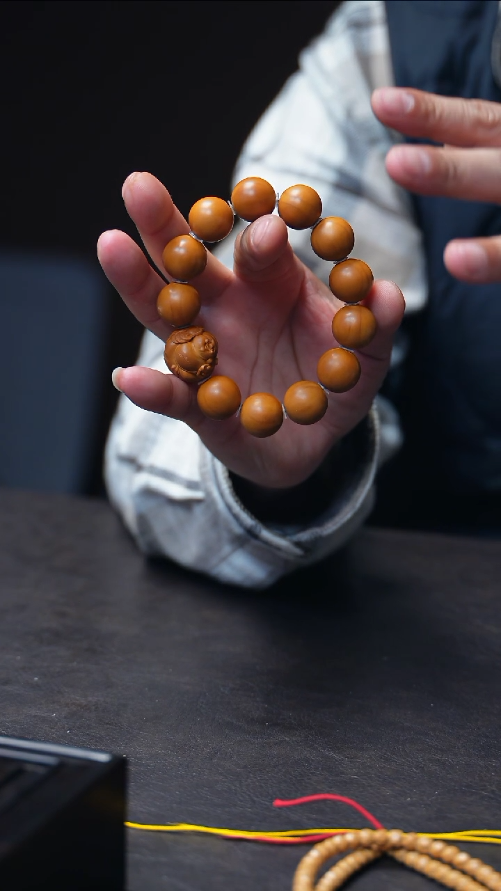 【闪购商品】橄榄核手串/手链正圆横财神+-