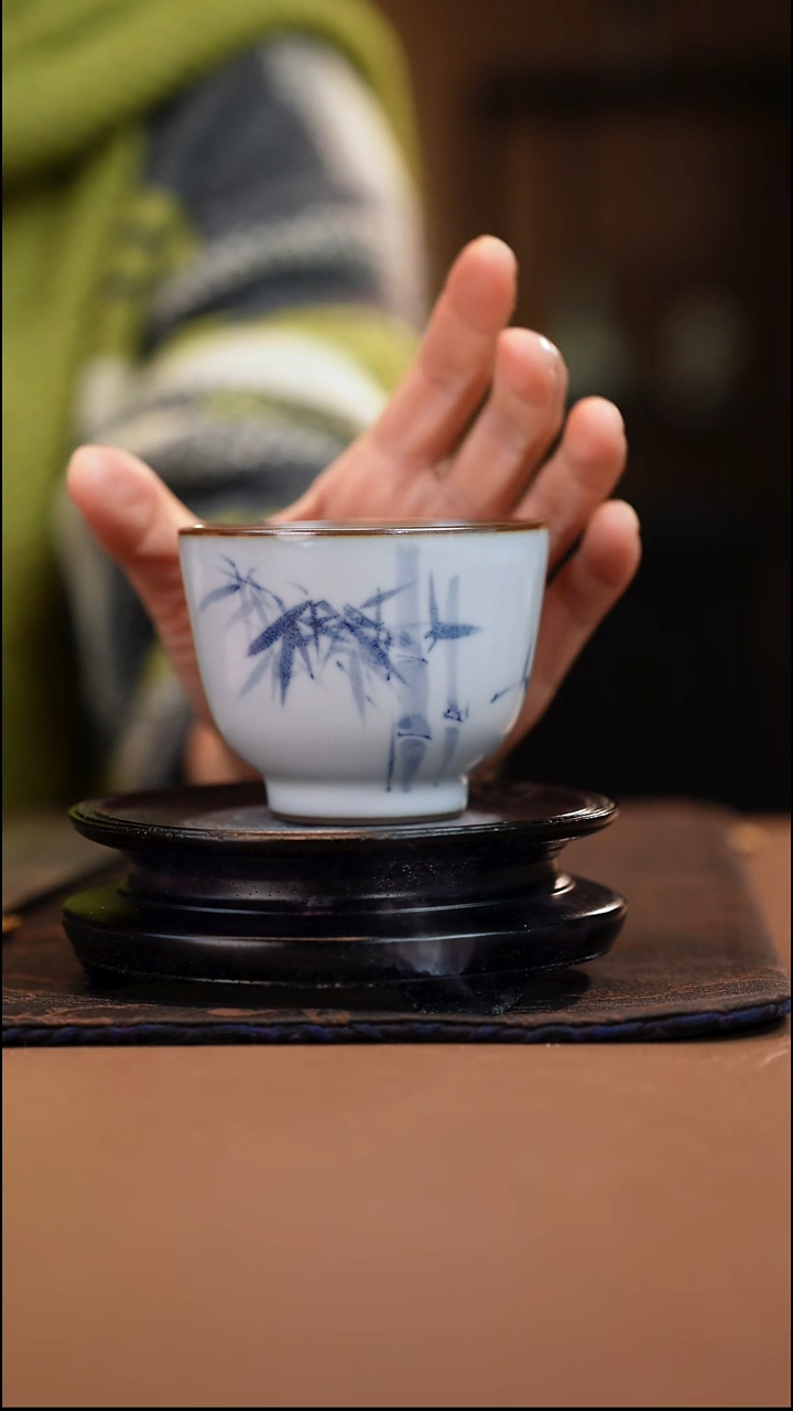 福利价 气窑 月影白竹纹手握杯 惜缘底款