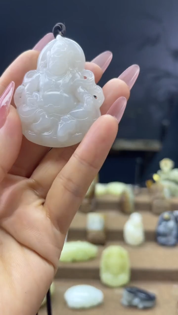 颈饰未镶嵌和田玉1