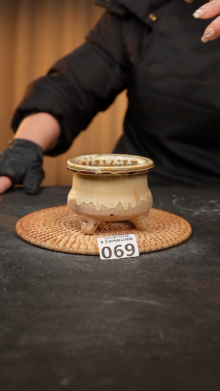 【闪购商品】瓷片069泥泥手工花盆口7-8高7-8