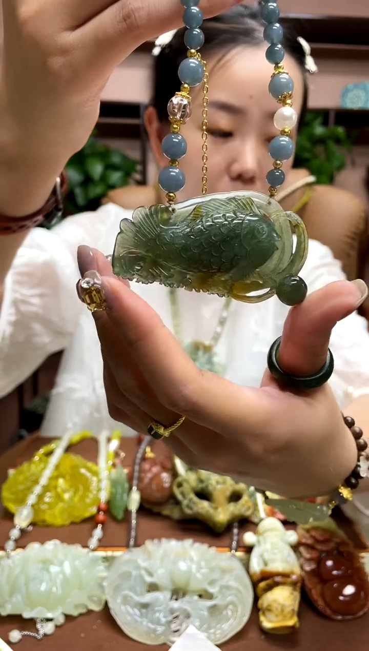 未镶嵌岫玉吊坠·