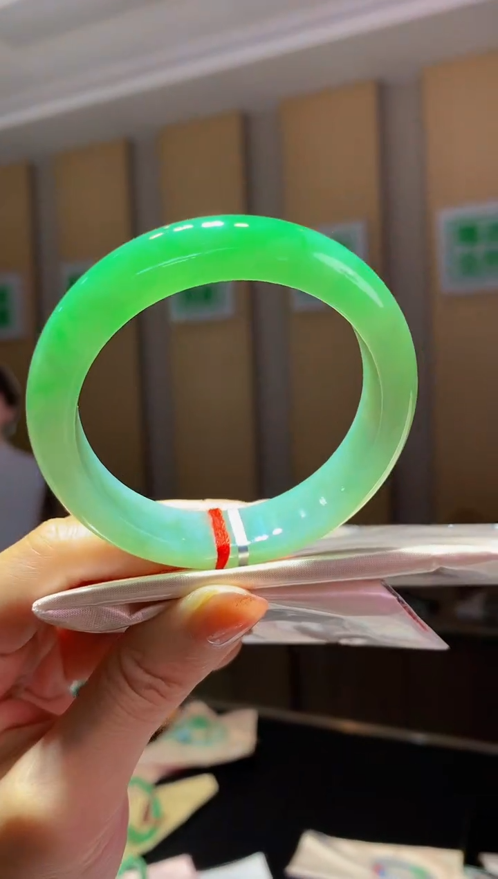 未镶嵌手镯翡翠-C700 圈口 53.7