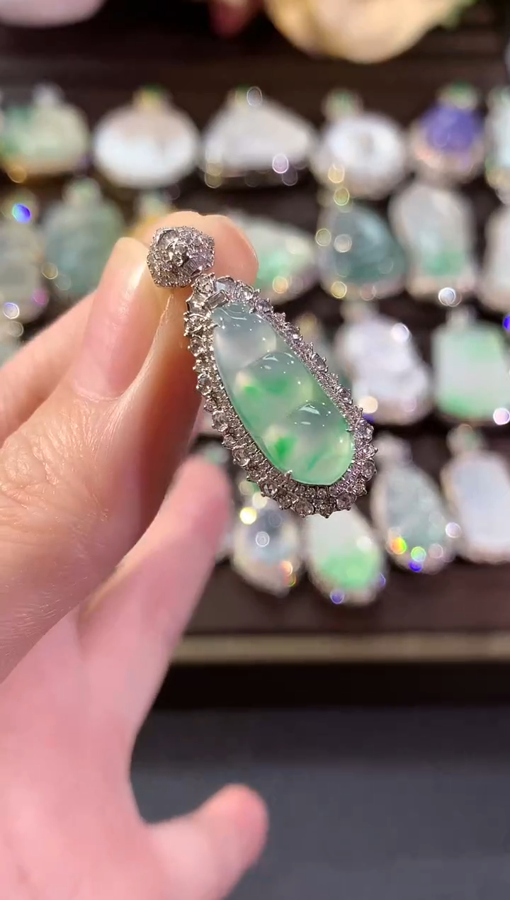 吊坠(不含链)18K金镶嵌翡翠冬日珠宝W25