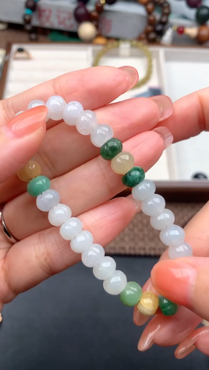 未镶嵌挂件翡翠1