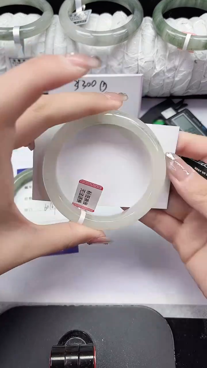 未镶嵌手镯石英质玉148-59/60